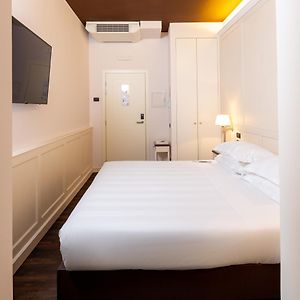 Standard King Room King Bed Non-Smoking
